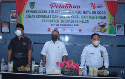  Diskop dan UKM Inhil Beri Pelatihan Pengolahan Air Kelapa Jadi Nata de Coco